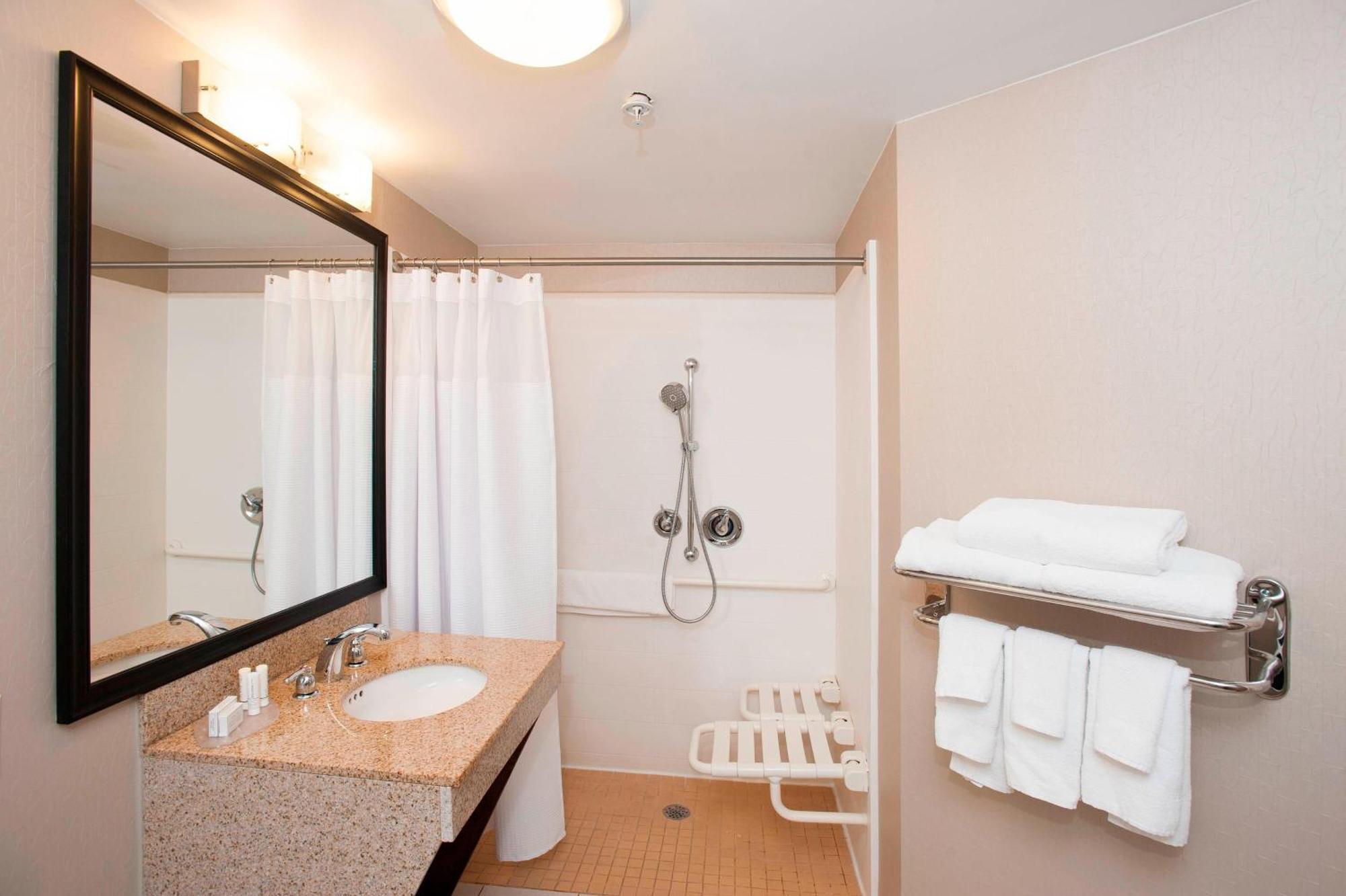 Springhill Suites Birmingham Colonnade Εξωτερικό φωτογραφία